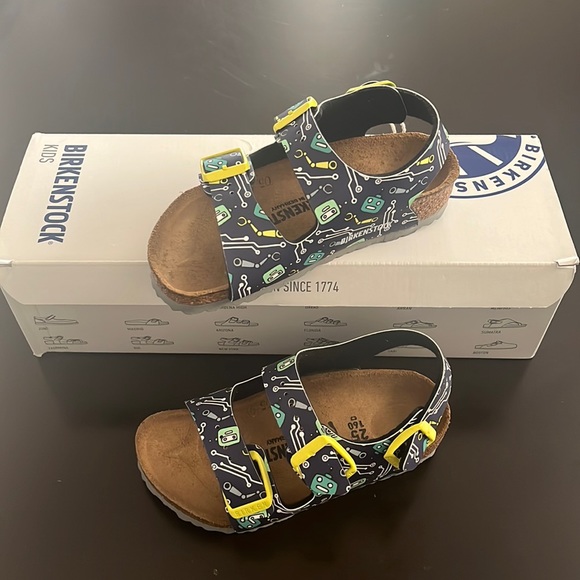 New 💥Rare💥BIRKENSTOCK kids Sandals - Picture 4 of 12